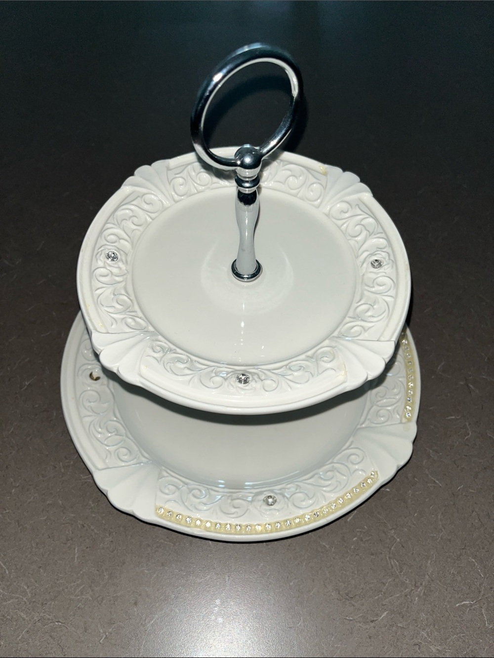 Verdici Elegant White Two-Tier Serving Stand with Decorative Trim- As is 10”